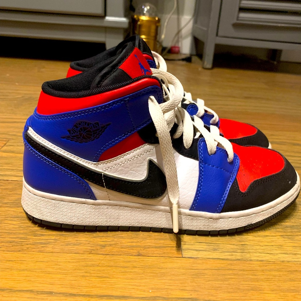Jordan 1 mid